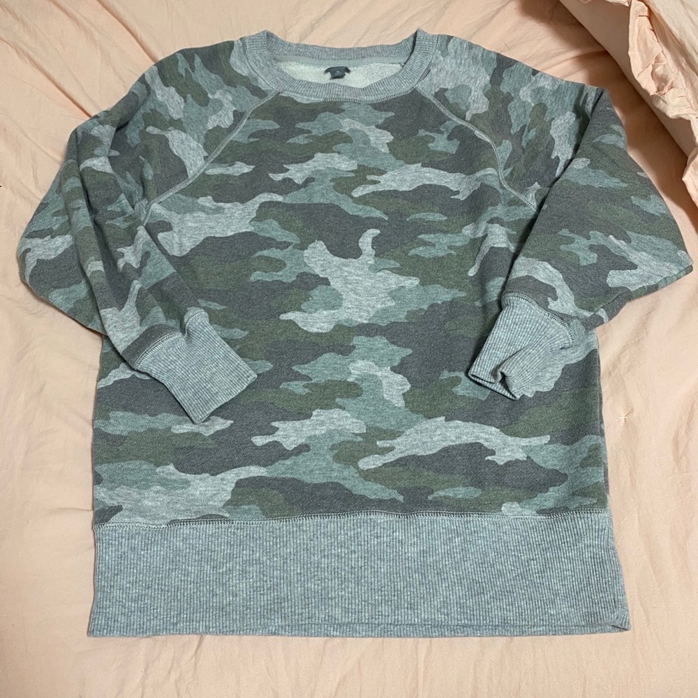 Camouflage oversized pullover